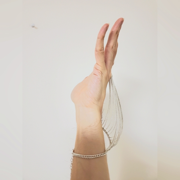 Silver Hand Chain Jewelry - Picture 5 of 5